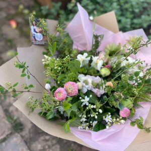 Luxury hand-tied bouquet